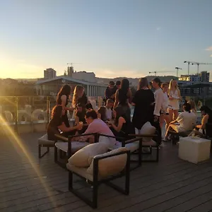 https://twentytu-hightech-hostel.topbarcelonahotels.com